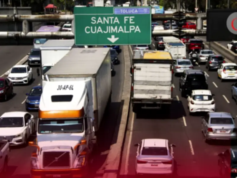 Hoy No Circula viernes 24 abril 2026: autos con engomado azul y placas 9 y 0 no circulan