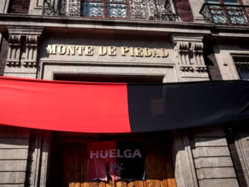 Huelga en Monte de Piedad cumple 6 meses y amenaza con escalar a Telmex