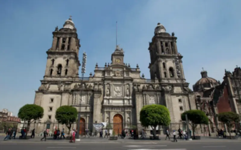 Iglesia Católica en México rechaza iniciativa para redefinir la muerte digna en el Senado