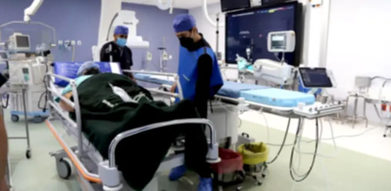 IMSS realiza histórica trombectomía en embarazada, salvando vidas de madre y bebé