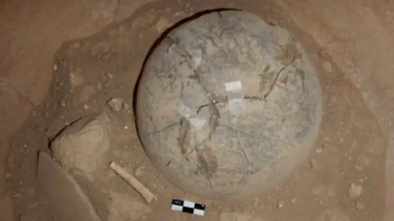 INAH analiza 19 urnas funerarias mayas halladas en obras del Tren Maya en Campeche