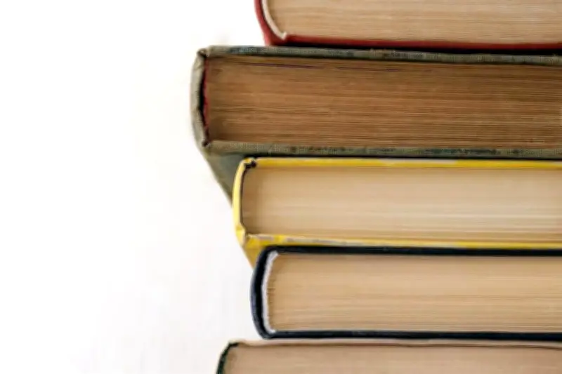 INBAL elimina cláusulas polémicas en premios literarios tras críticas