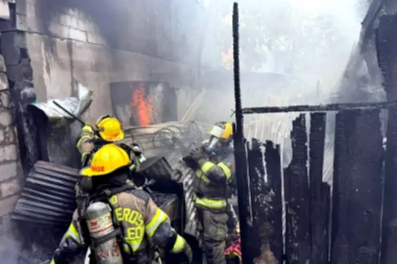 Incendio consume tejabán en La Industrial de Monterrey