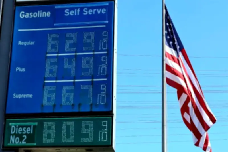 Inflación en Estados Unidos se Acelera a 2.8% en Febrero, Presionando a la Fed