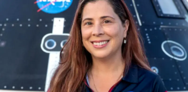 Ingeniera colombiana lidera el exitoso regreso a Tierra de la misión Artemis II de la NASA