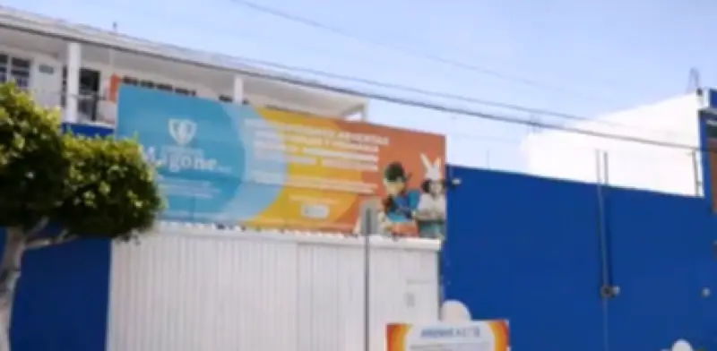 Investigan abuso sexual en escuela de Puebla; padres denuncian 'cuarto oscuro'