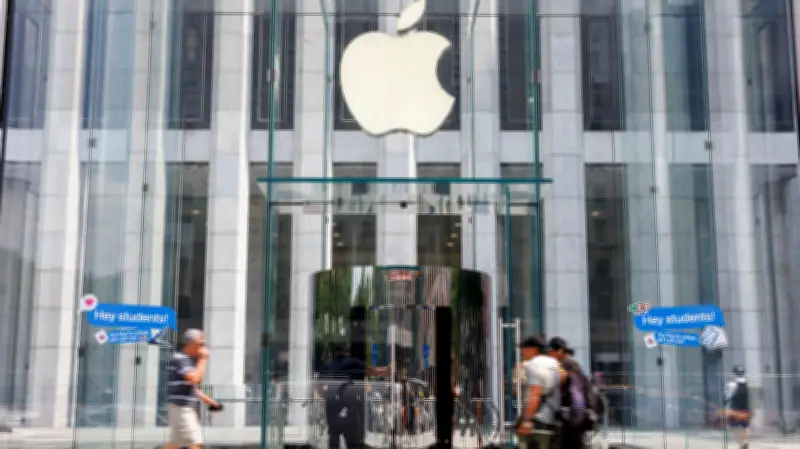 iPhone 17 impulsa ganancias de Apple: 71,675 MDD en primer semestre 2026
