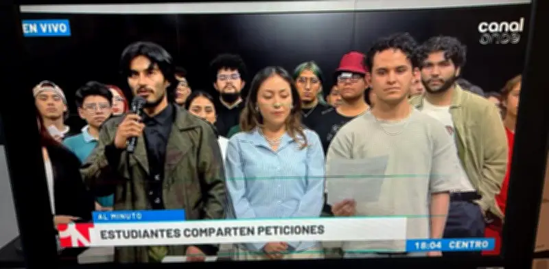 IPN acusa a Fundación Politécnico de retener becas estudiantiles en el extranjero