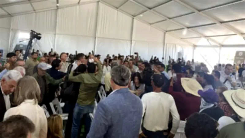 Irrupción en arranque de planta en Sinaloa genera controversia