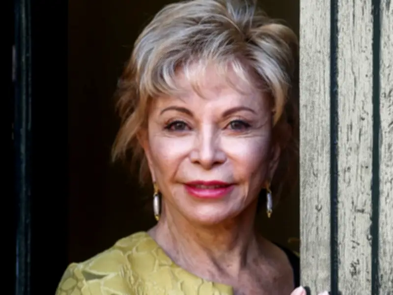 Isabel Allende revela su disciplina y combate el miedo a escribir en 'La palabra mágica'