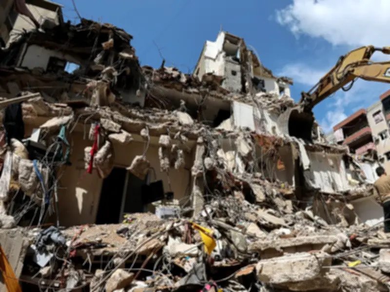 Israel mantiene ataques en Líbano pese a presiones de Irán y amenazas de Trump