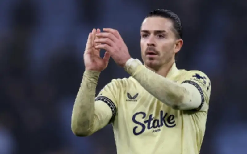 Jack Grealish dormido en un bar tras fiesta: nueva polémica