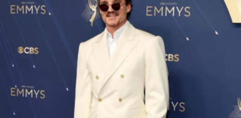 Jamie Mizrahi: La Estilista Detrás del Impecable Estilo de Pedro Pascal
