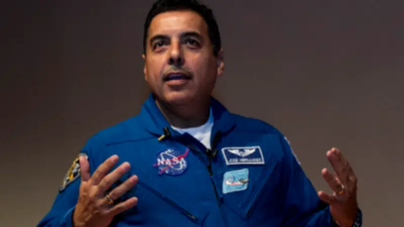 José Hernández desmiente teorías lunares y detalla la misión Artemisa II de la NASA