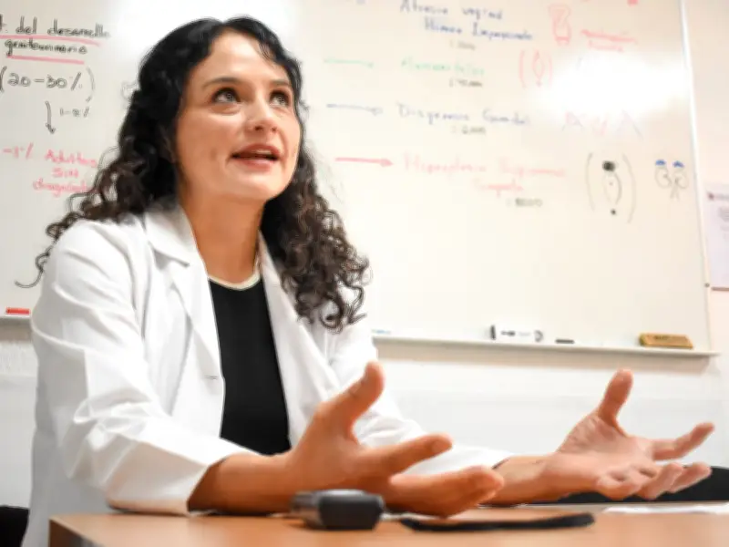 Joven con Hiperplasia Suprarrenal Congénita recupera su vida tras cirugía reconstructiva en el INPer