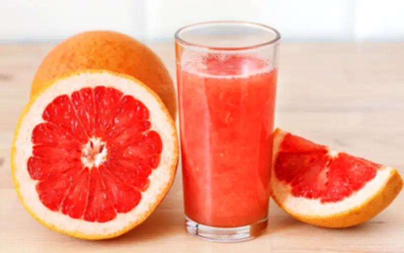 Jugo de Toronja y Medicamentos: Una Combinación Peligrosa que Debes Evitar
