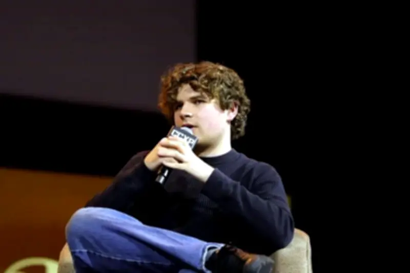 Kane Parsons adelanta 'Backrooms' en la CCXP México 2026