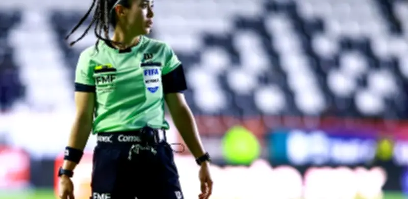 Katia Itzel viola reglamento de Liga MX al hablar sobre expulsión de Sergio Bueno