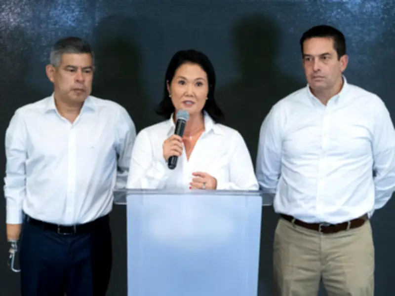 Keiko Fujimori lidera encuestas a boca de urna para segunda vuelta en Perú