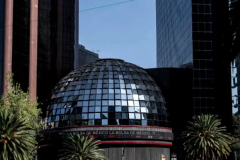 La Bolsa Mexicana retrocede 1.3% ante incertidumbre global y datos económicos