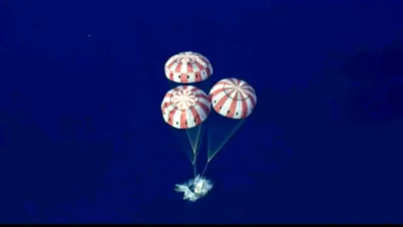 La NASA ameriza con éxito la cápsula Artemis II en el Océano Pacífico tras misión lunar