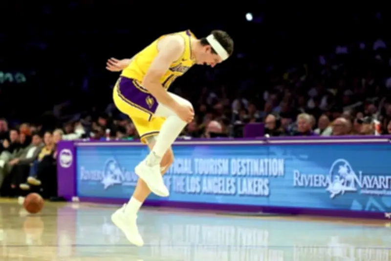Lakers Sufren Baja de Austin Reaves para el Inicio de la Postemporada de la NBA