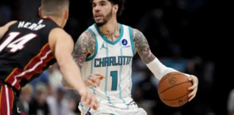 LaMelo Ball multado por la NBA tras lesión de Adebayo; Heat critica sanción como 'tibia'