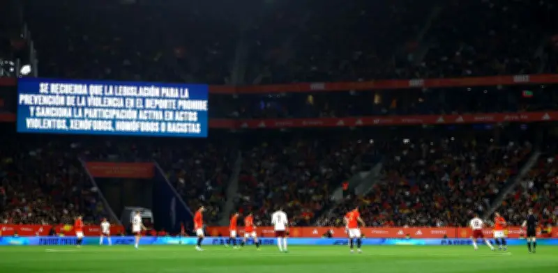 Lamine Yamal condena cánticos islamófobos en España; Mossos investigan incidente