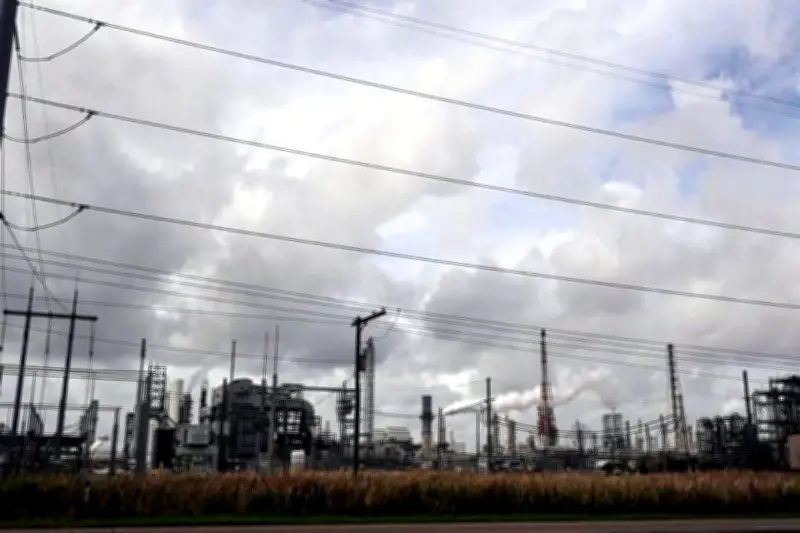 Líderes de AIE, FMI y BM convocan cumbre urgente por crisis energética global