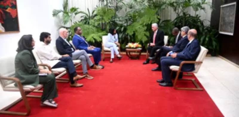 Legisladores demócratas de EU visitan Cuba y urgen moderación en retórica de Trump