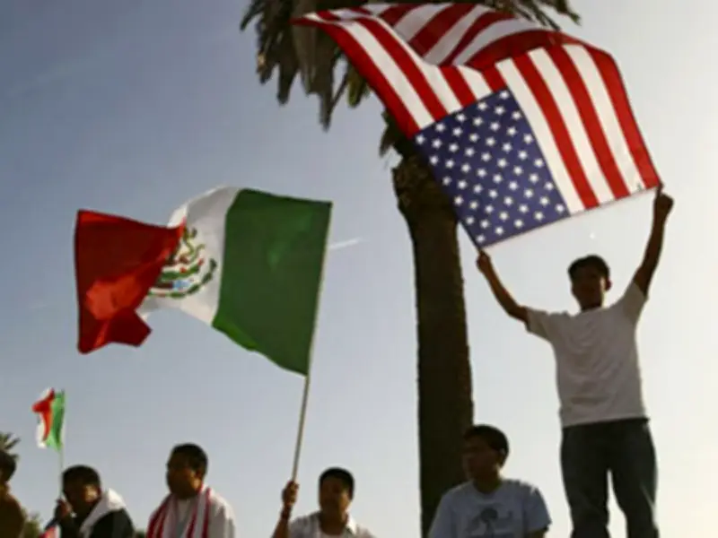 Legisladores denuncian condiciones inhumanas en centro de detención migrante de Texas