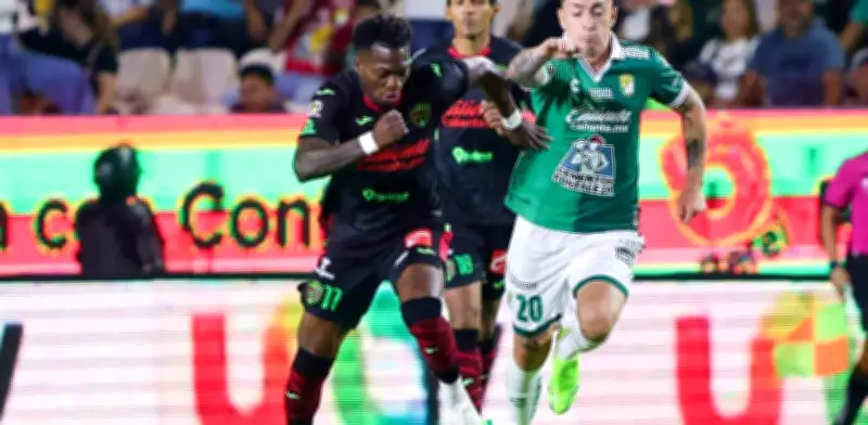 León derrota a Juárez con doblete de Ismael Díaz y mantiene sueño de Liguilla