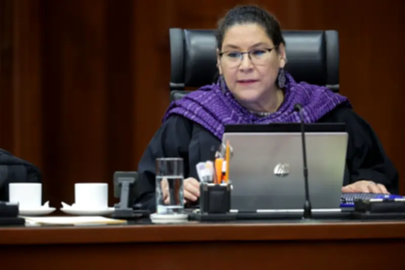 Lenia Batres impulsa amparo al ISSSTE de su hermano, evade impuestos