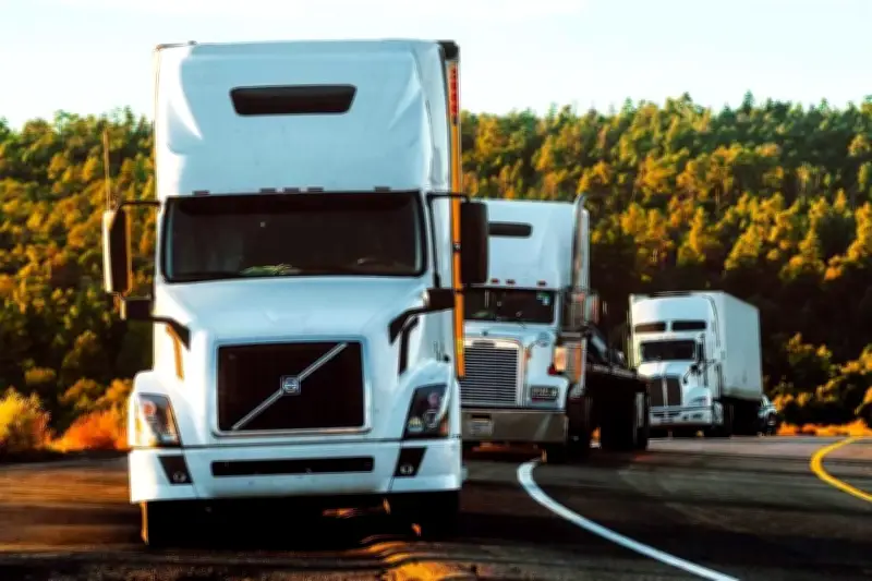 Limitarán cruce de tráileres vacíos en Eagle Pass