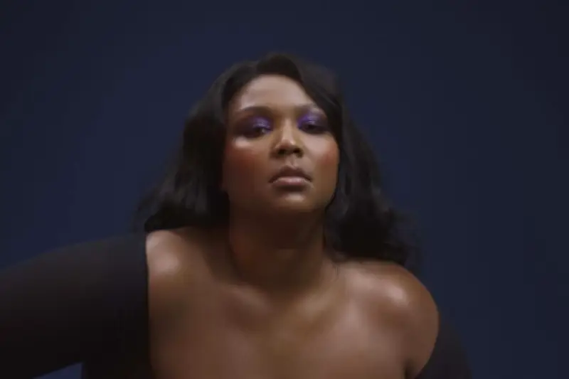 Lizzo revela que perdió su virginidad tras ganar su primer premio Grammy