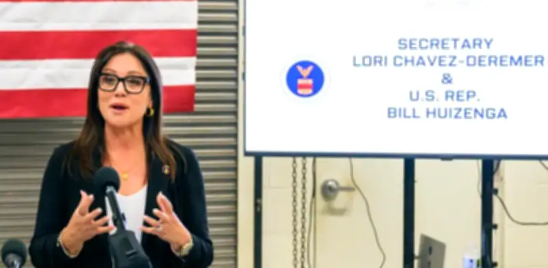 Lori Chavez-DeRemer renuncia como secretaria de Trabajo de EU tras escándalos