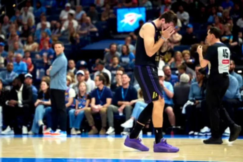 Los Lakers Sufren una Humillante Derrota Ante los Mavericks Liderados por Doncic
