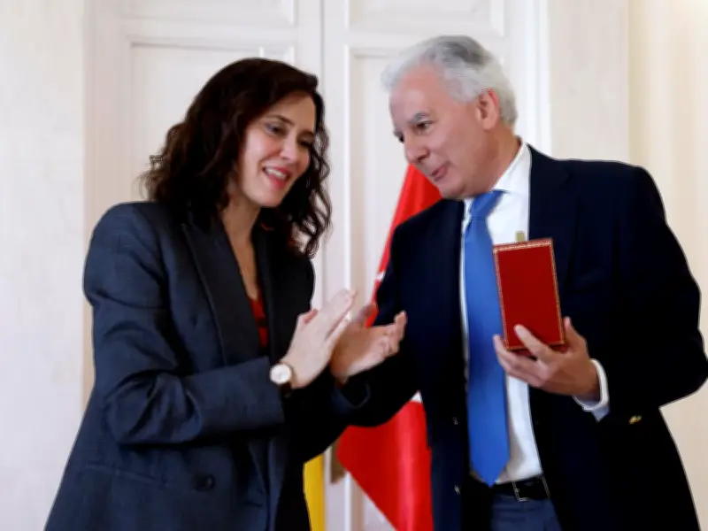 Madrid otorga Medalla de las Artes a Vargas Llosa en emotivo homenaje póstumo