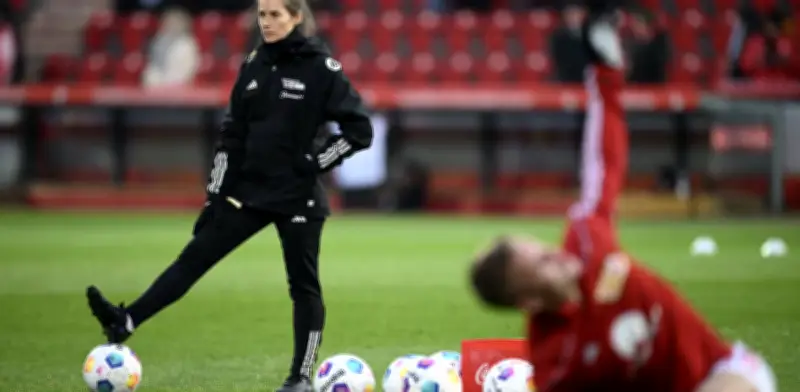 Marie-Louise Eta hace historia: Primera mujer en dirigir en las cinco grandes ligas europeas