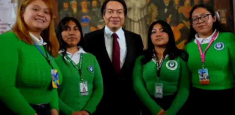 Mario Delgado convoca a replantear la educación secundaria en México