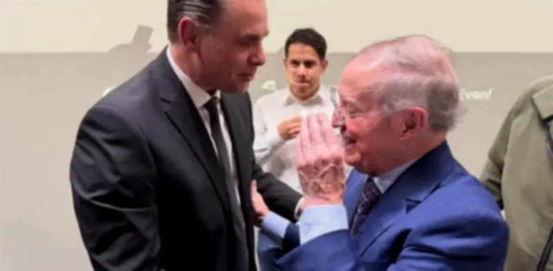 Martinoli rinde homenaje a José Ramón Fernández por gesto en Mundial