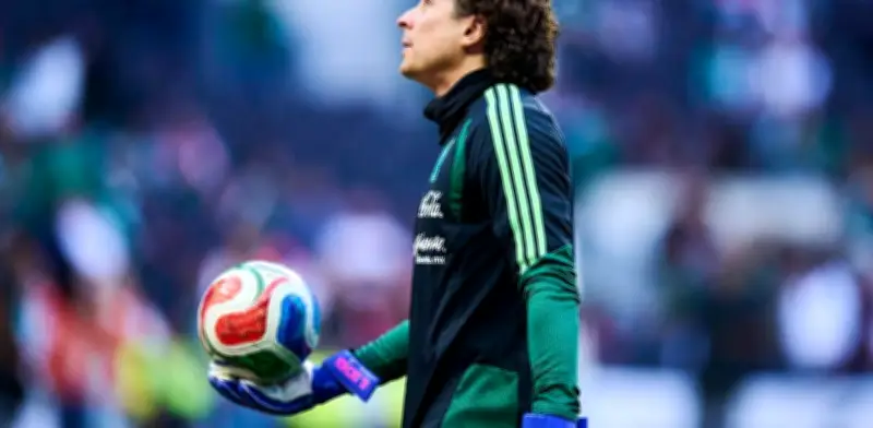 Memo Ochoa regresa a la titularidad y encaja dos goles en semifinal de Copa de Chipre