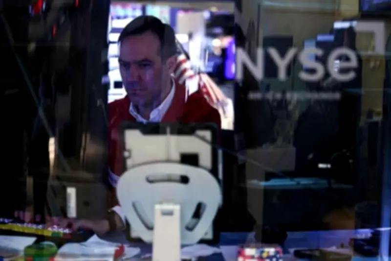 Mercados de EU caen ante tensión por ultimátum de Trump a Irán