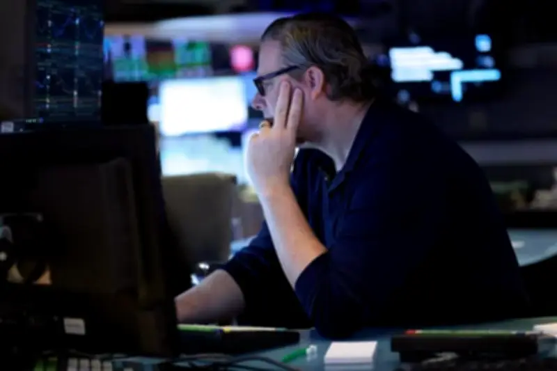 Mercados de EU registran ganancias moderadas tras datos económicos mixtos