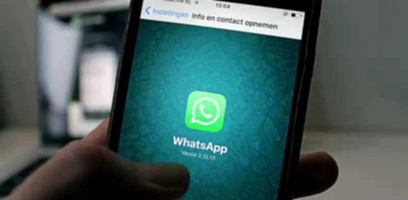Meta alerta sobre WhatsApp falso con spyware que afectó a usuarios de iPhone