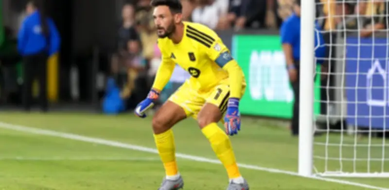 Milagro de Lloris: doble atajada que dejó mudo al Toluca en Concacaf