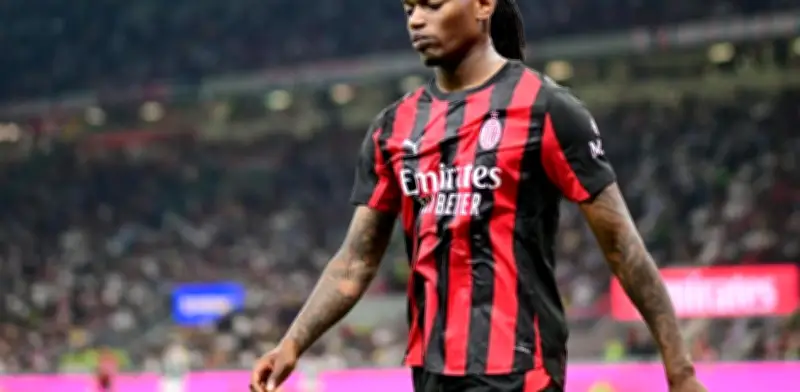 Milan empata con Juventus y complica su boleto a Champions