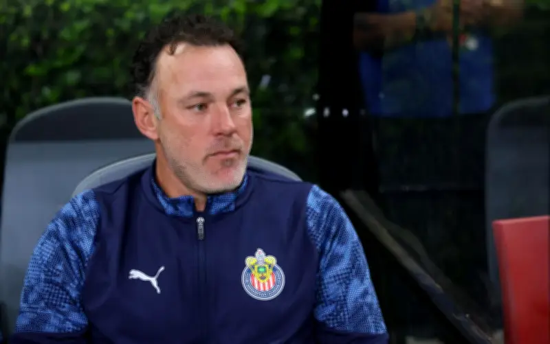 Milito apuesta por la calma en Chivas: 'Piano a piano' para enfrentar la recta final