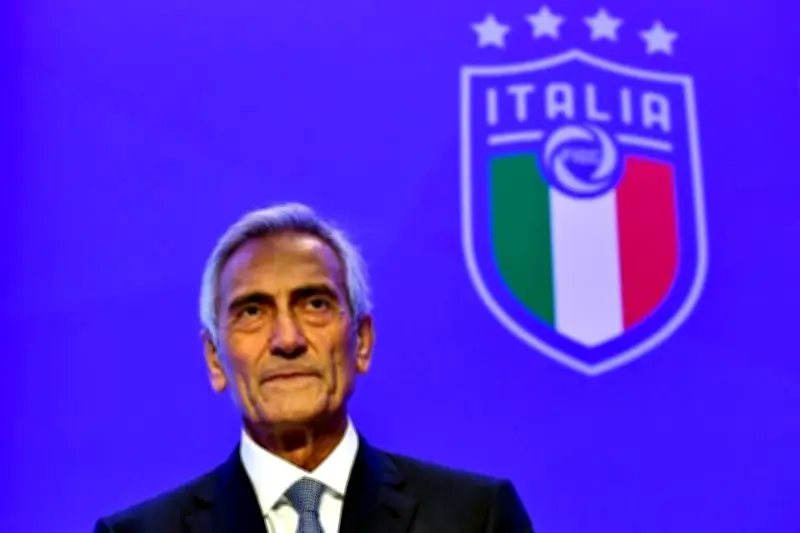 Ministro de Deportes italiano exige renuncia del presidente de la Federación de Fútbol