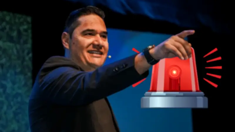 Moisés Muñoz revela que cálculos renales y oclusión en colon causaron su emergencia médica